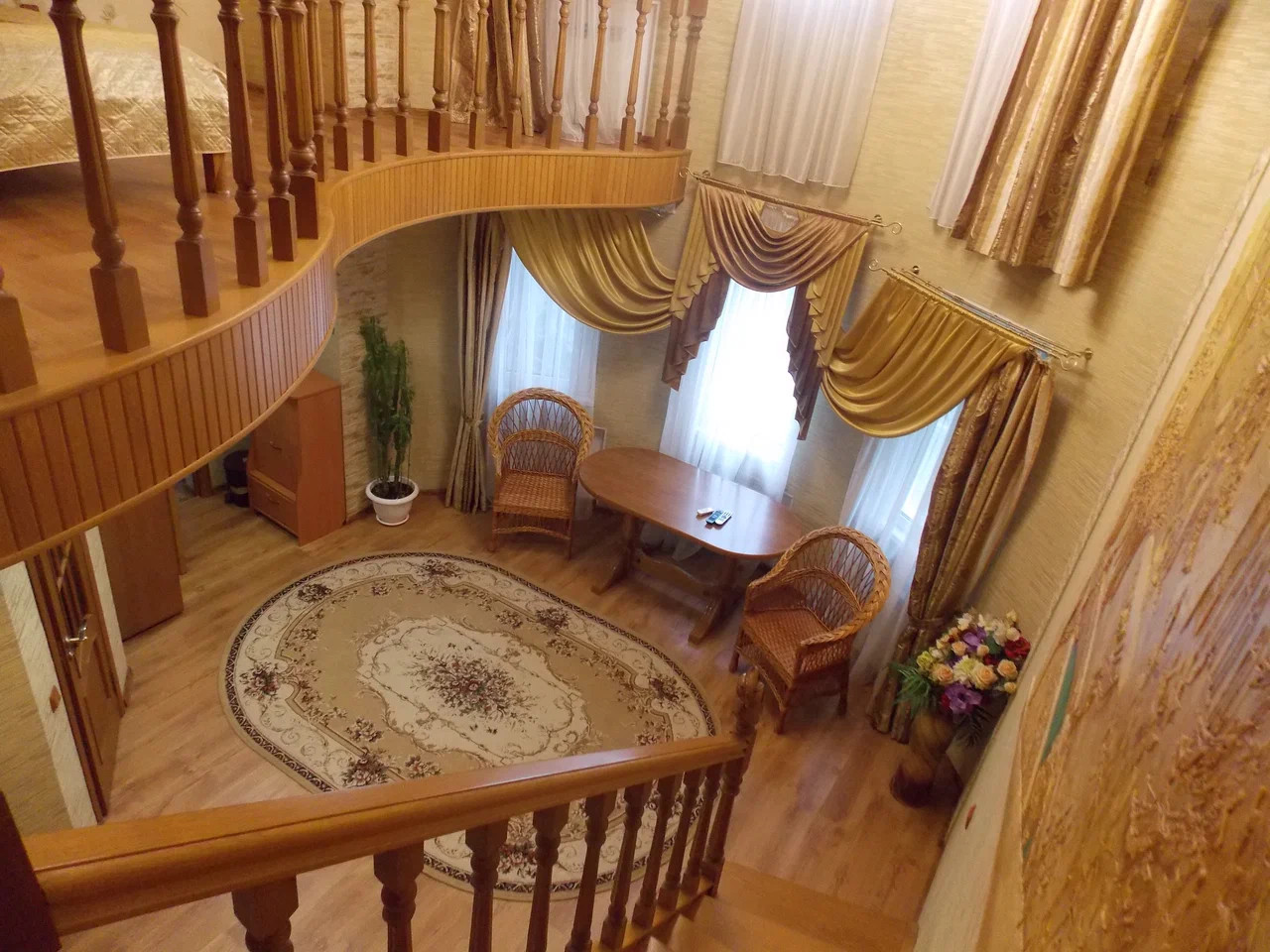 Двухуровневый люкс с фреской в Феодосии