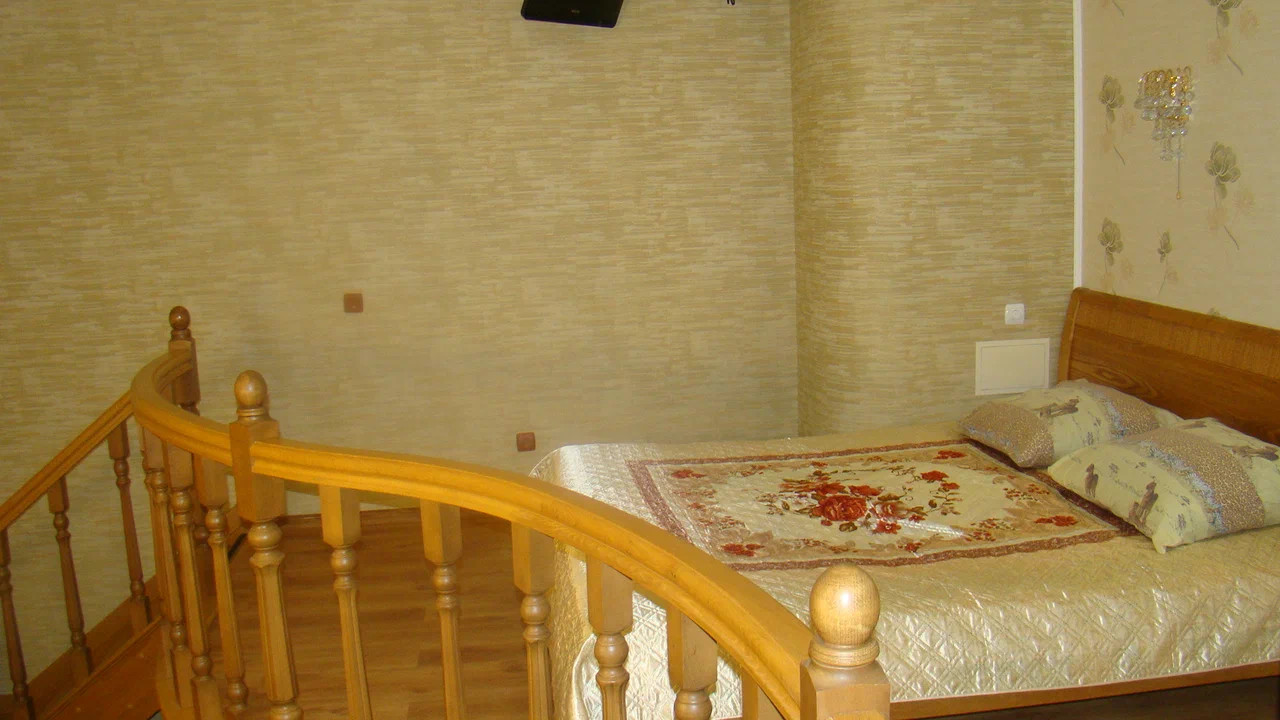 Двухуровневый люкс - обеденная зона