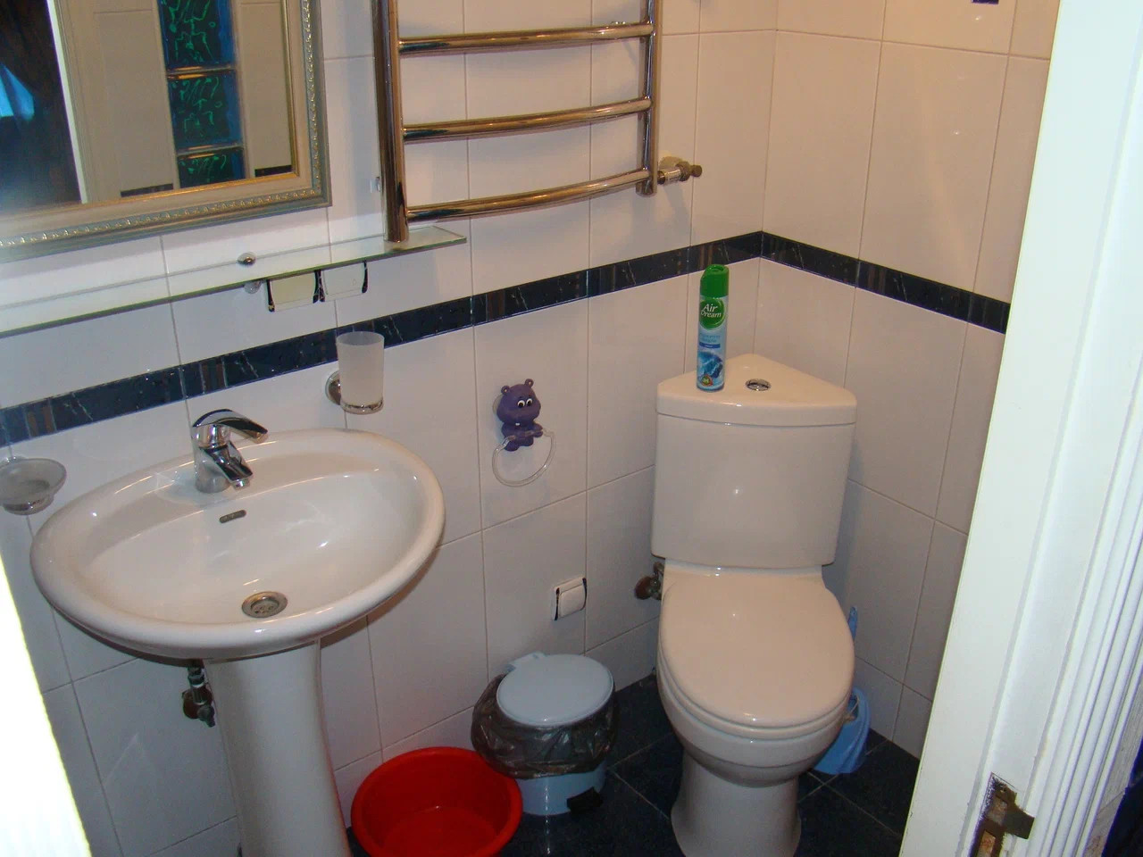 Зазеркалье - вход в номер