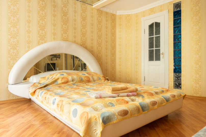 Семейный номер Зазеркалье в Феодосии