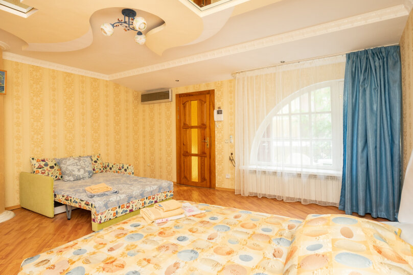 Зазеркалье - обеденный стол