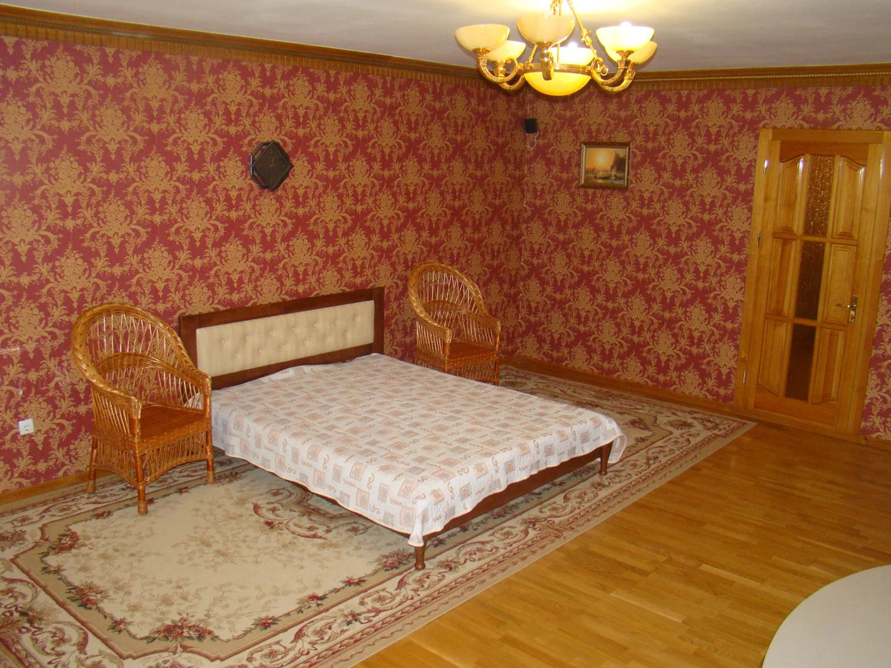 Каминный номер - интерьер с диваном